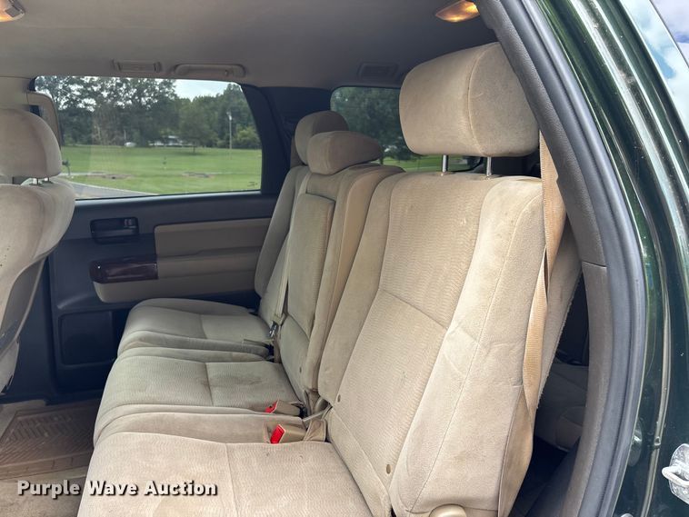 image for item DU1343 2010 Toyota Sequoia SUV