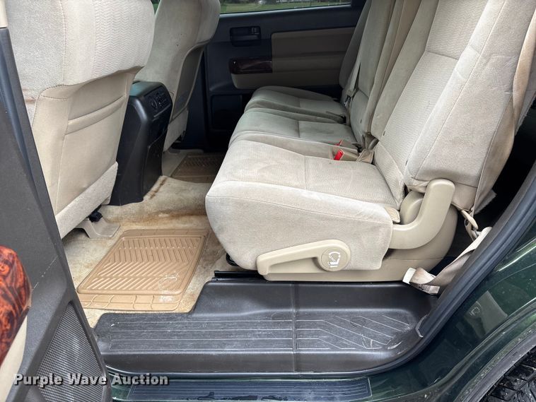 image for item DU1343 2010 Toyota Sequoia SUV