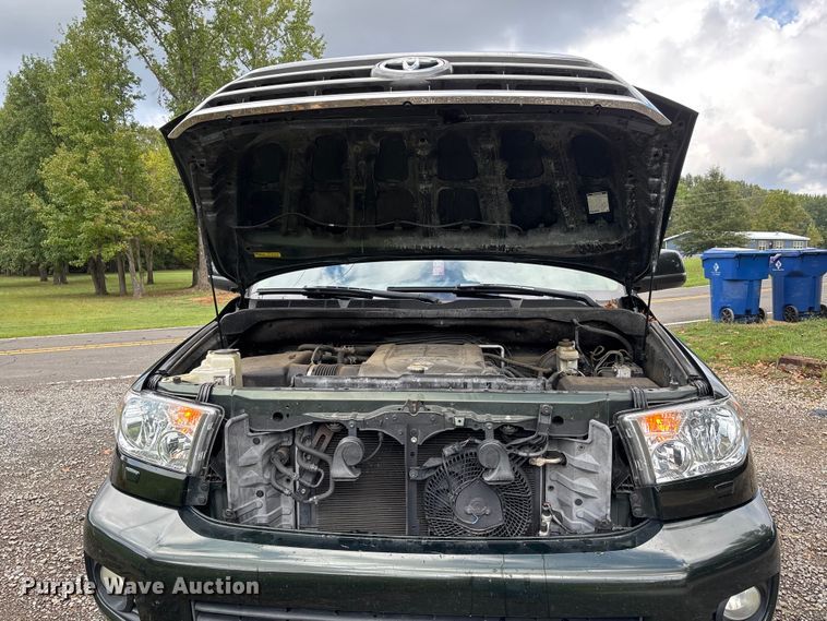 image for item DU1343 2010 Toyota Sequoia SUV