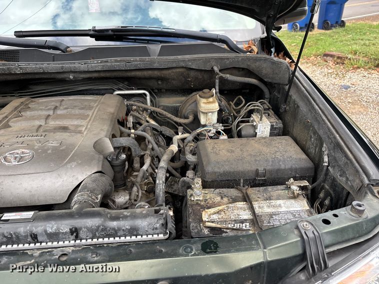 image for item DU1343 2010 Toyota Sequoia SUV