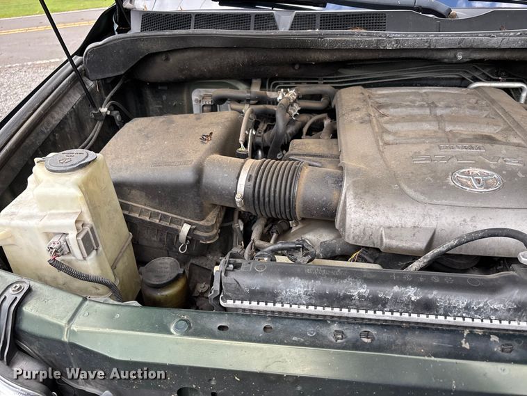 image for item DU1343 2010 Toyota Sequoia SUV