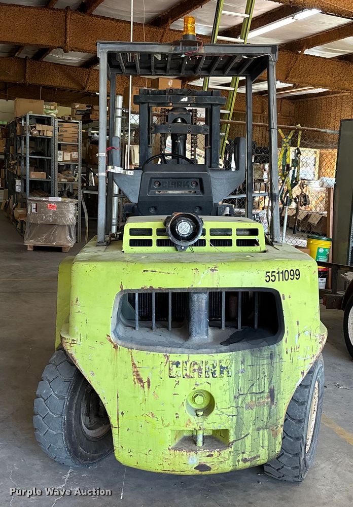 image for item DU1370 Clark C500 forklift