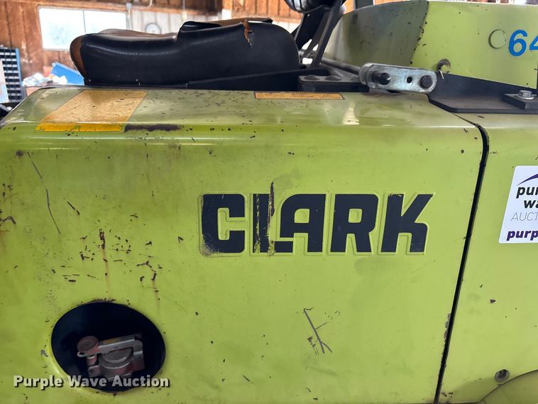 image for item DU1370 Clark C500 forklift