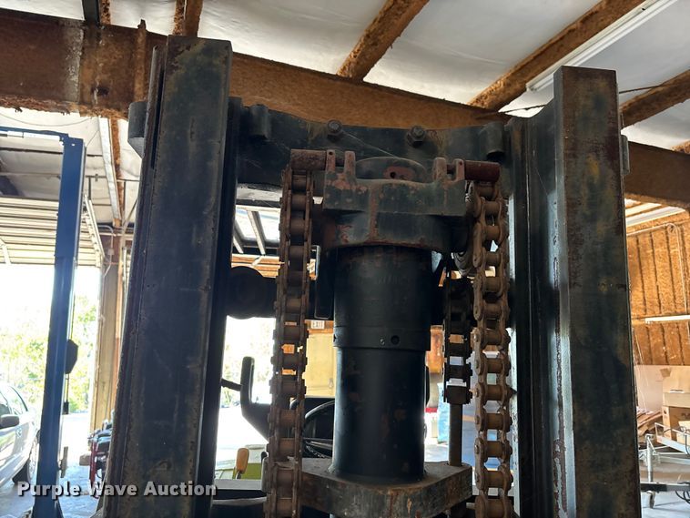 image for item DU1370 Clark C500 forklift