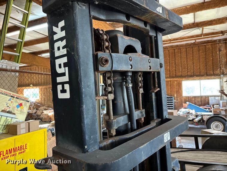 image for item DU1370 Clark C500 forklift