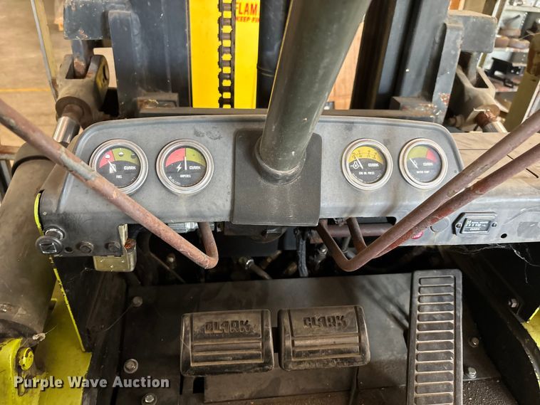 image for item DU1370 Clark C500 forklift