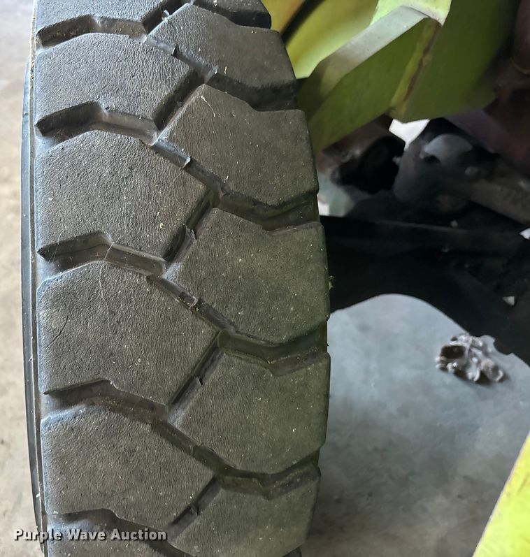 image for item DU1370 Clark C500 forklift