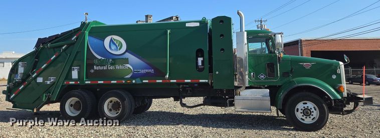 image for item DU6892 2015 Peterbilt  365 refuse truck