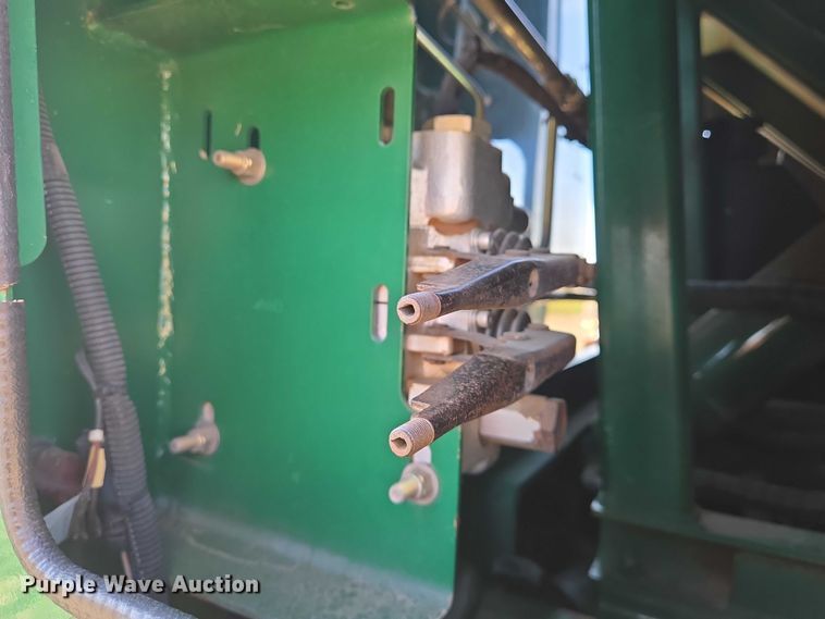 image for item DU6892 2015 Peterbilt  365 refuse truck