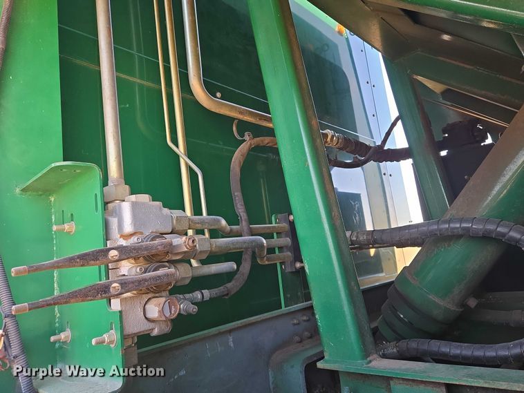 image for item DU6892 2015 Peterbilt  365 refuse truck