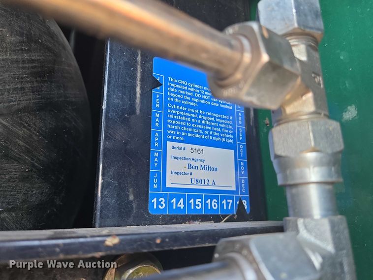 image for item DU6892 2015 Peterbilt  365 refuse truck