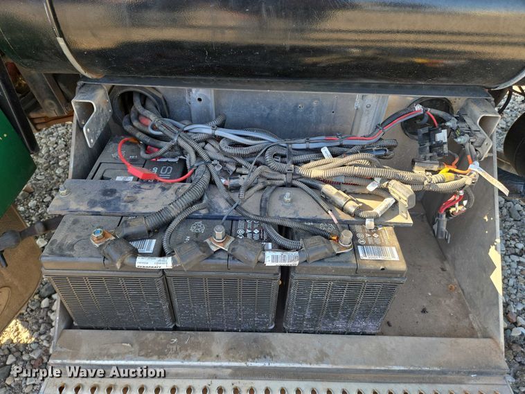 image for item DU6892 2015 Peterbilt  365 refuse truck