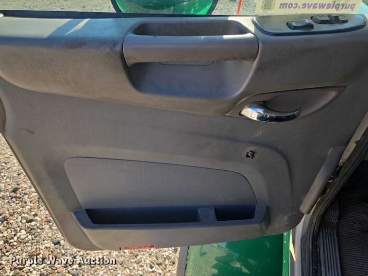 image for item DU6892 2015 Peterbilt  365 refuse truck