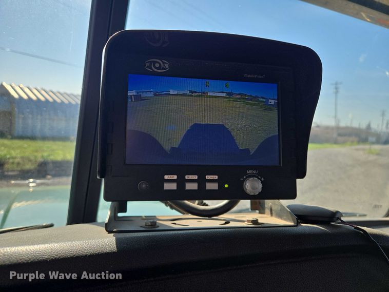 image for item DU6892 2015 Peterbilt  365 refuse truck