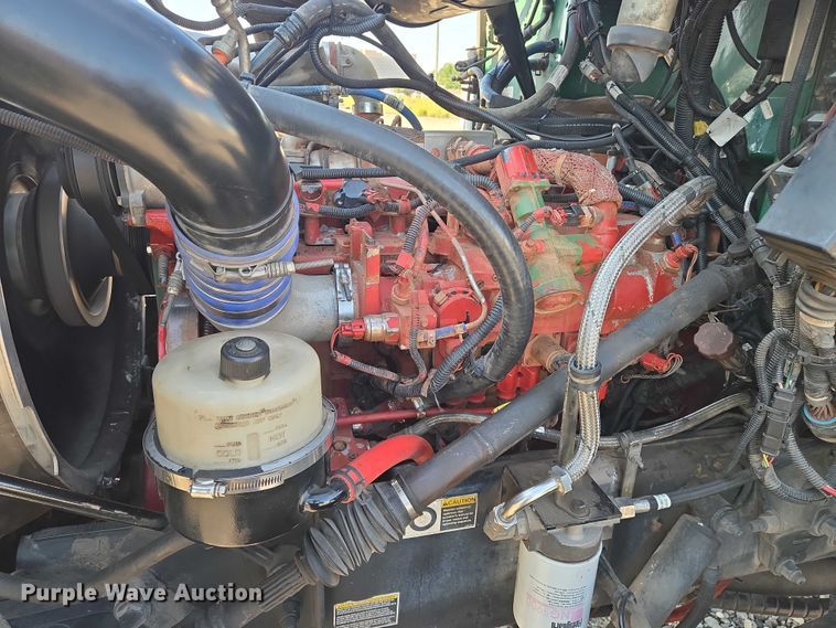 image for item DU6892 2015 Peterbilt  365 refuse truck