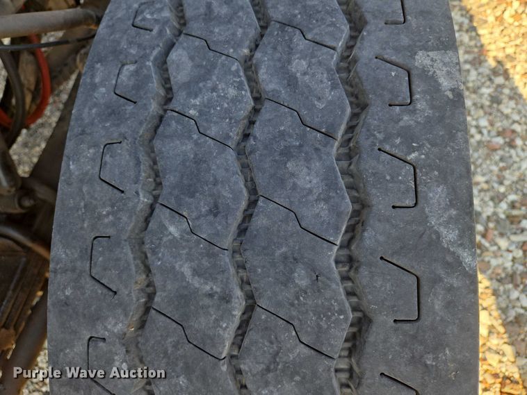 image for item DU6892 2015 Peterbilt  365 refuse truck