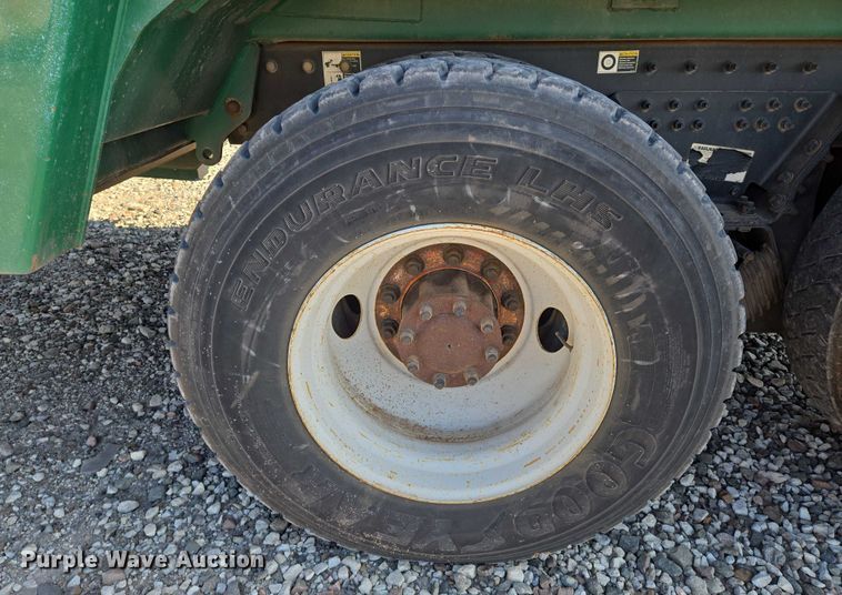 image for item DU6892 2015 Peterbilt  365 refuse truck