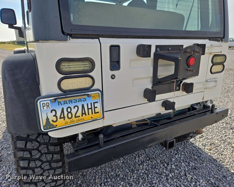 image for item DU6894 1998 Jeep SUV