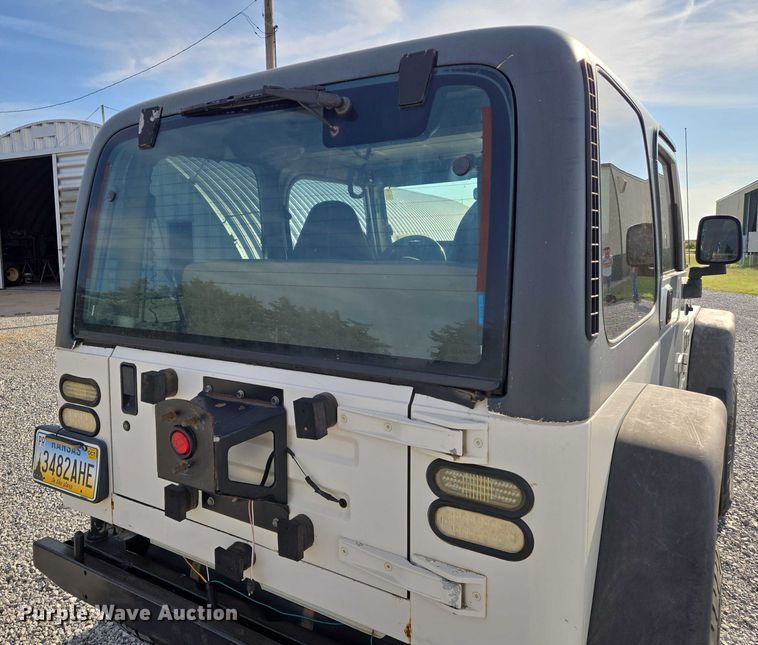 image for item DU6894 1998 Jeep SUV