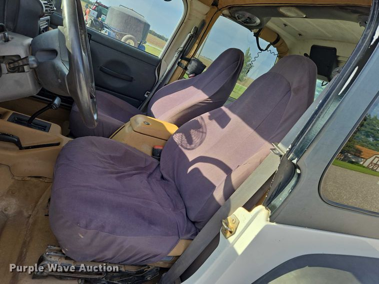 image for item DU6894 1998 Jeep SUV