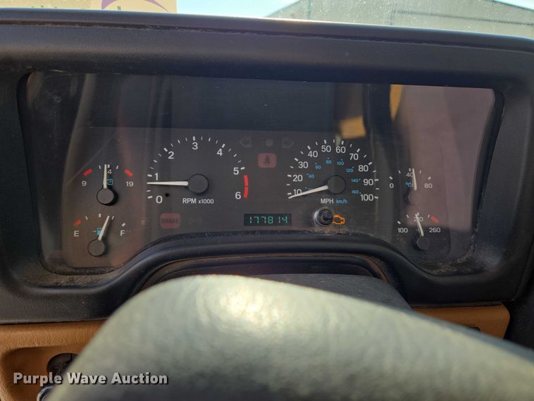 image for item DU6894 1998 Jeep SUV