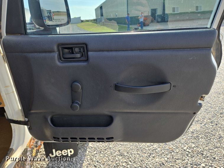 image for item DU6894 1998 Jeep SUV