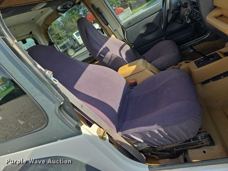 image for item DU6894 1998 Jeep SUV