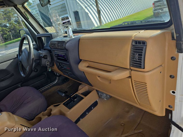 image for item DU6894 1998 Jeep SUV