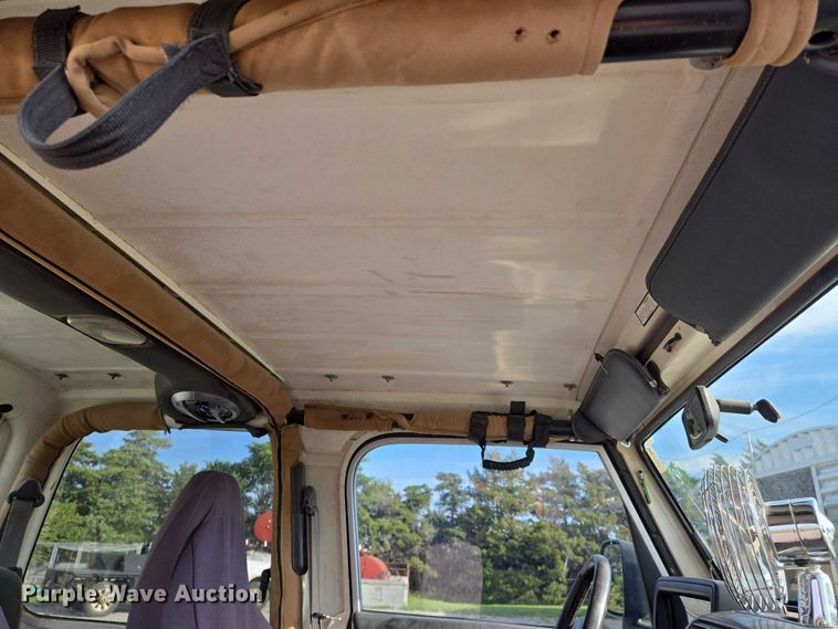 image for item DU6894 1998 Jeep SUV