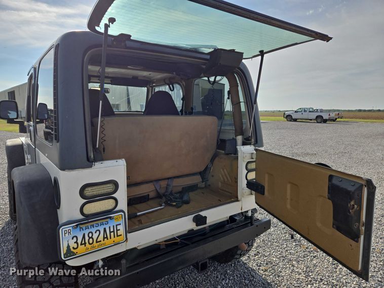 image for item DU6894 1998 Jeep SUV