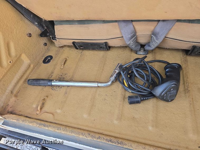 image for item DU6894 1998 Jeep SUV