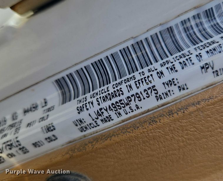 image for item DU6894 1998 Jeep SUV