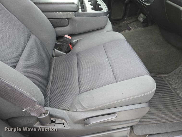 image for item DU6906 2015 Chevrolet Silverado 1500 Crew Cab pickup truck