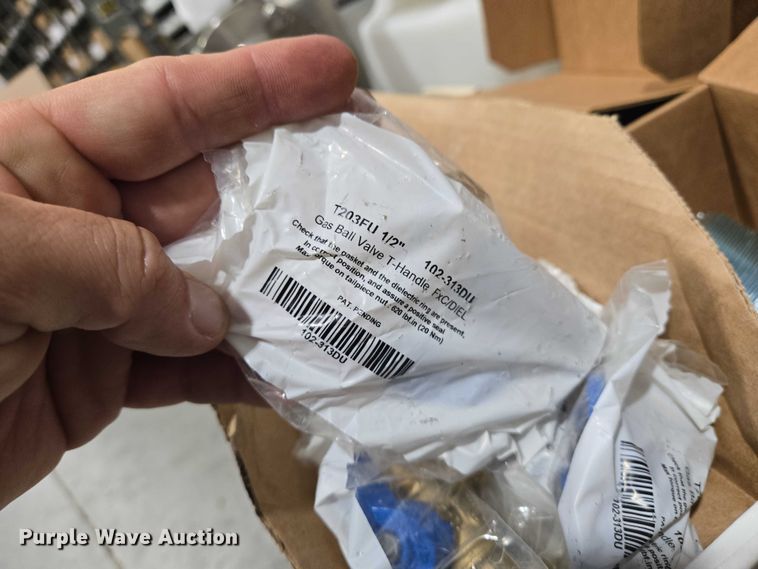 image for item DU6916 (3) pumps