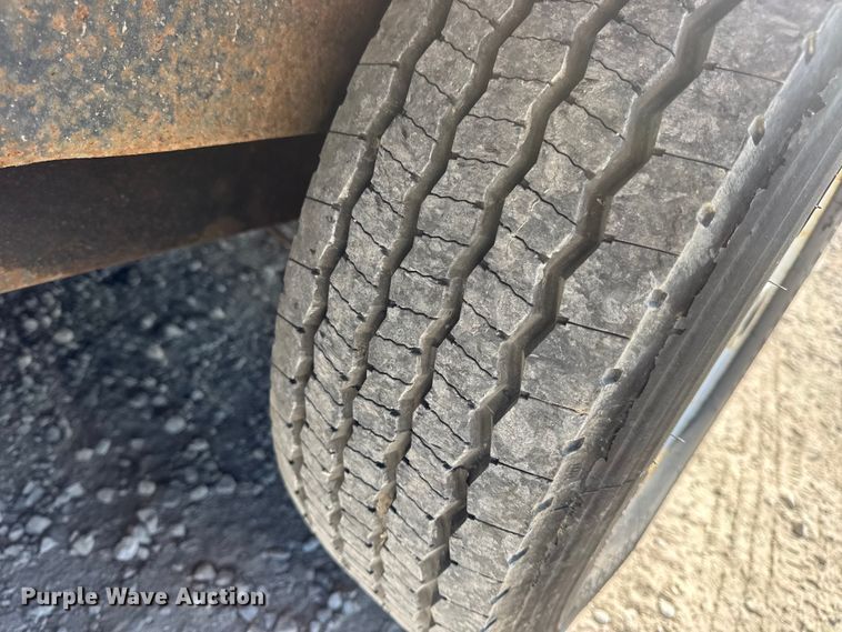 image for item DW6581 2007 Doolittle enclosed cargo trailer