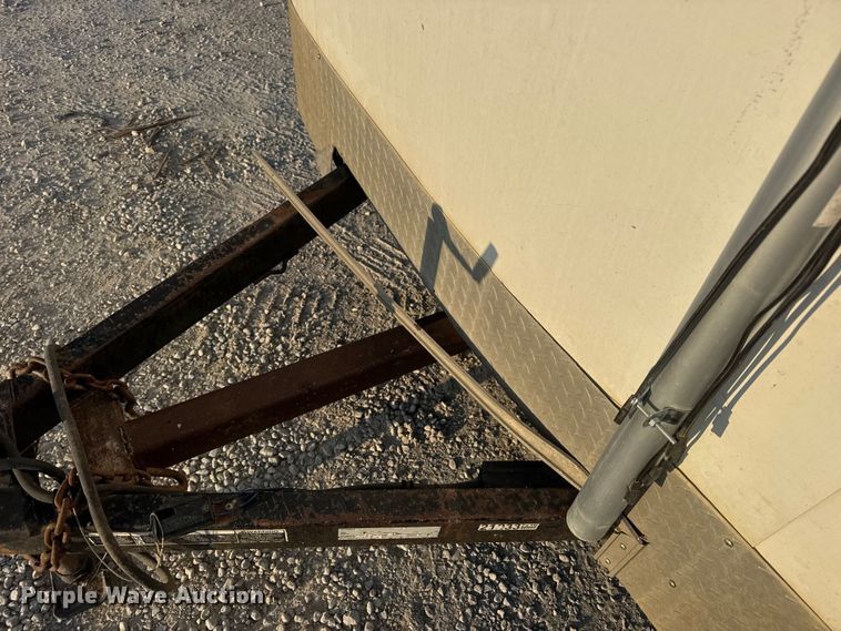 image for item DW6587 2009 Doolittle enclosed cargo trailer