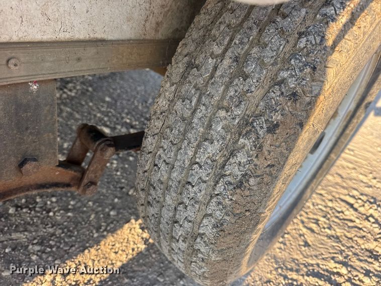 image for item DW6587 2009 Doolittle enclosed cargo trailer