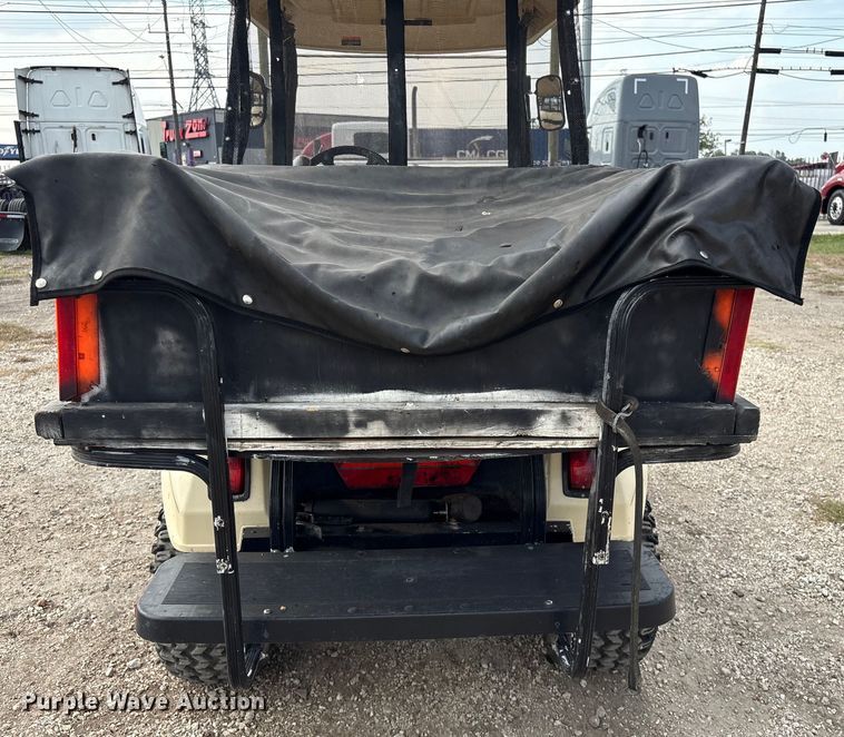 image for item DX5807 2005 Club Car golf cart