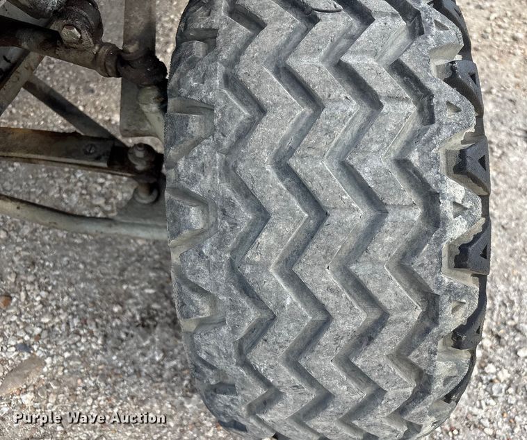 image for item DX5807 2005 Club Car golf cart