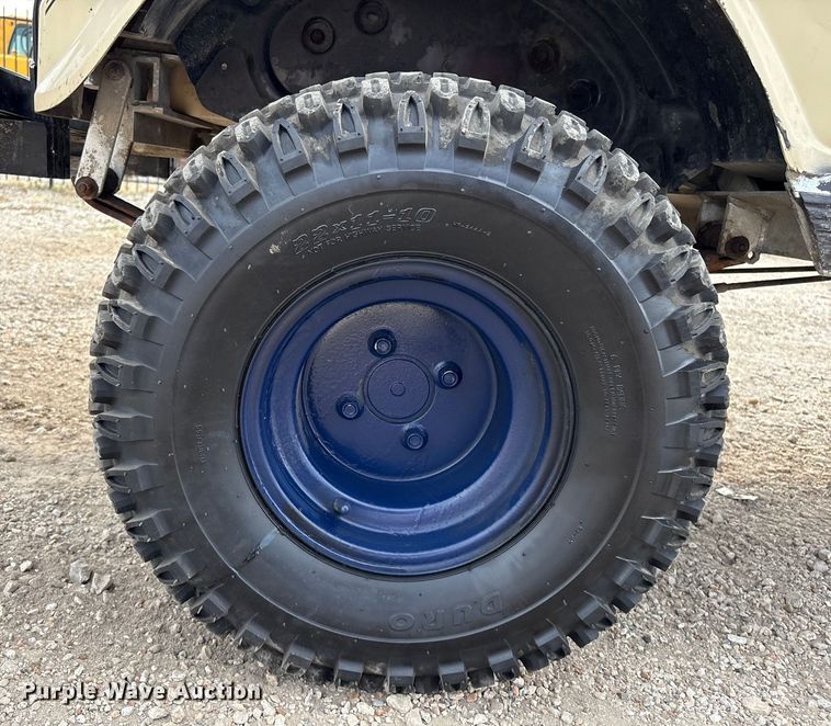 image for item DX5807 2005 Club Car golf cart