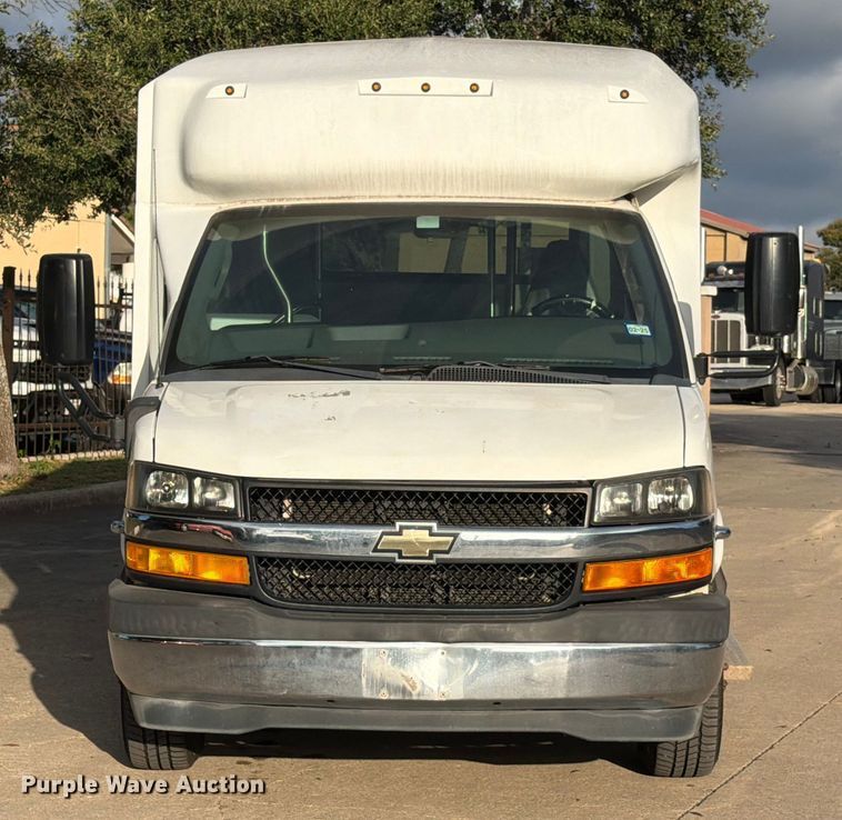 image for item DX5823 2017 Eldorado Chevrolet Express shuttle bus