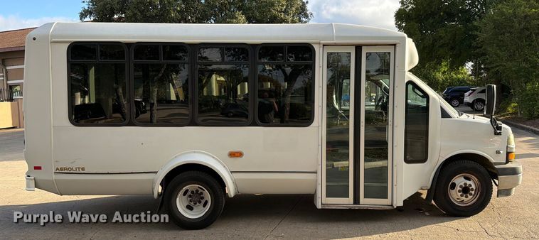 image for item DX5823 2017 Eldorado Chevrolet Express shuttle bus