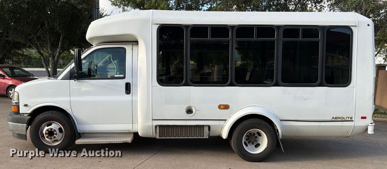 image for item DX5823 2017 Eldorado Chevrolet Express shuttle bus