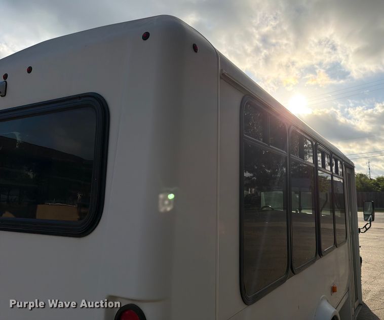 image for item DX5823 2017 Eldorado Chevrolet Express shuttle bus