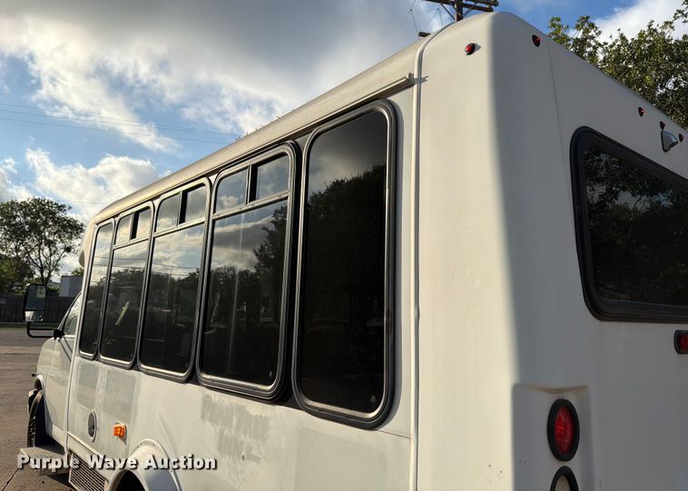 image for item DX5823 2017 Eldorado Chevrolet Express shuttle bus