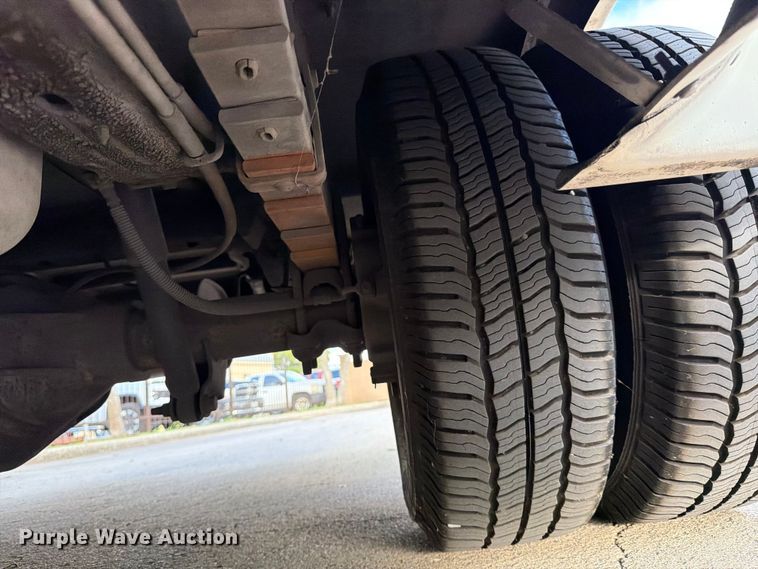 image for item DX5823 2017 Eldorado Chevrolet Express shuttle bus