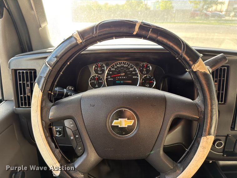 image for item DX5823 2017 Eldorado Chevrolet Express shuttle bus