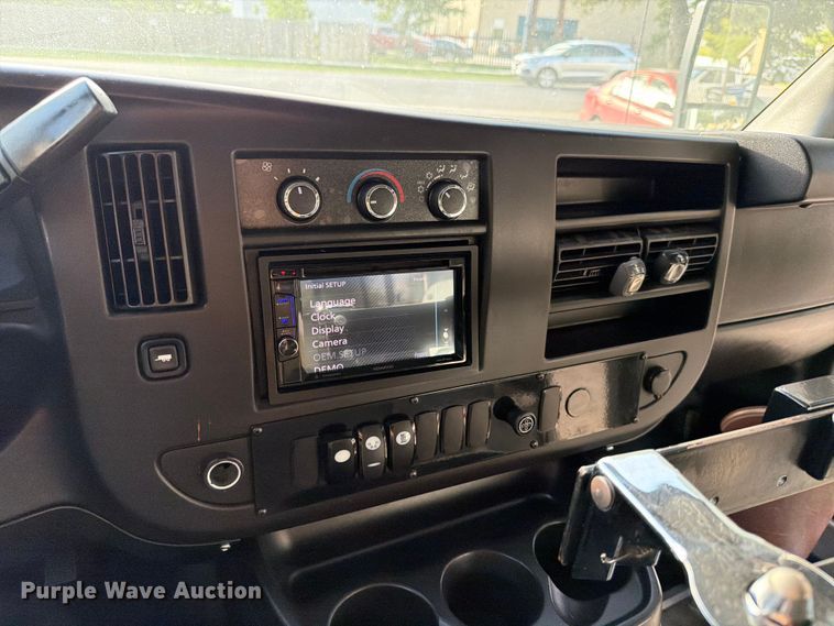 image for item DX5823 2017 Eldorado Chevrolet Express shuttle bus