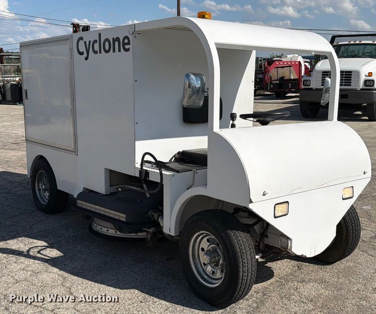 image for item DX5825 Nilfisk-Advance Cyclone 4500 4WS surface cleaner