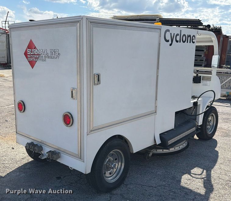 image for item DX5825 Nilfisk-Advance Cyclone 4500 4WS surface cleaner